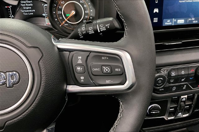 Used 2026 Jeep Wrangler Unlimited Sahara AWD/4WD image 28