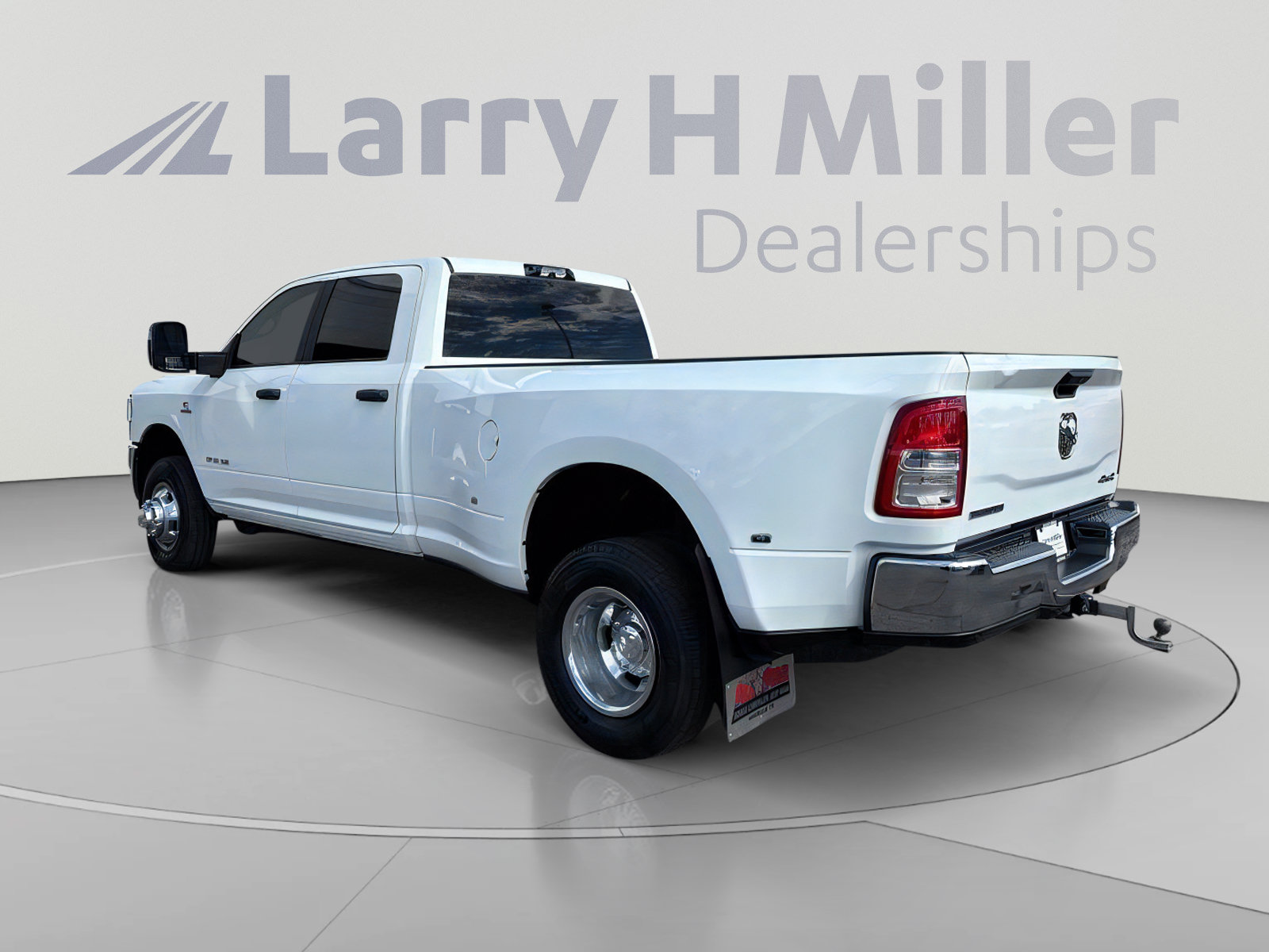 Used 2023 RAM 3500 Big Horn w/ Level 1 Equipment Group AWD/4WD image 3