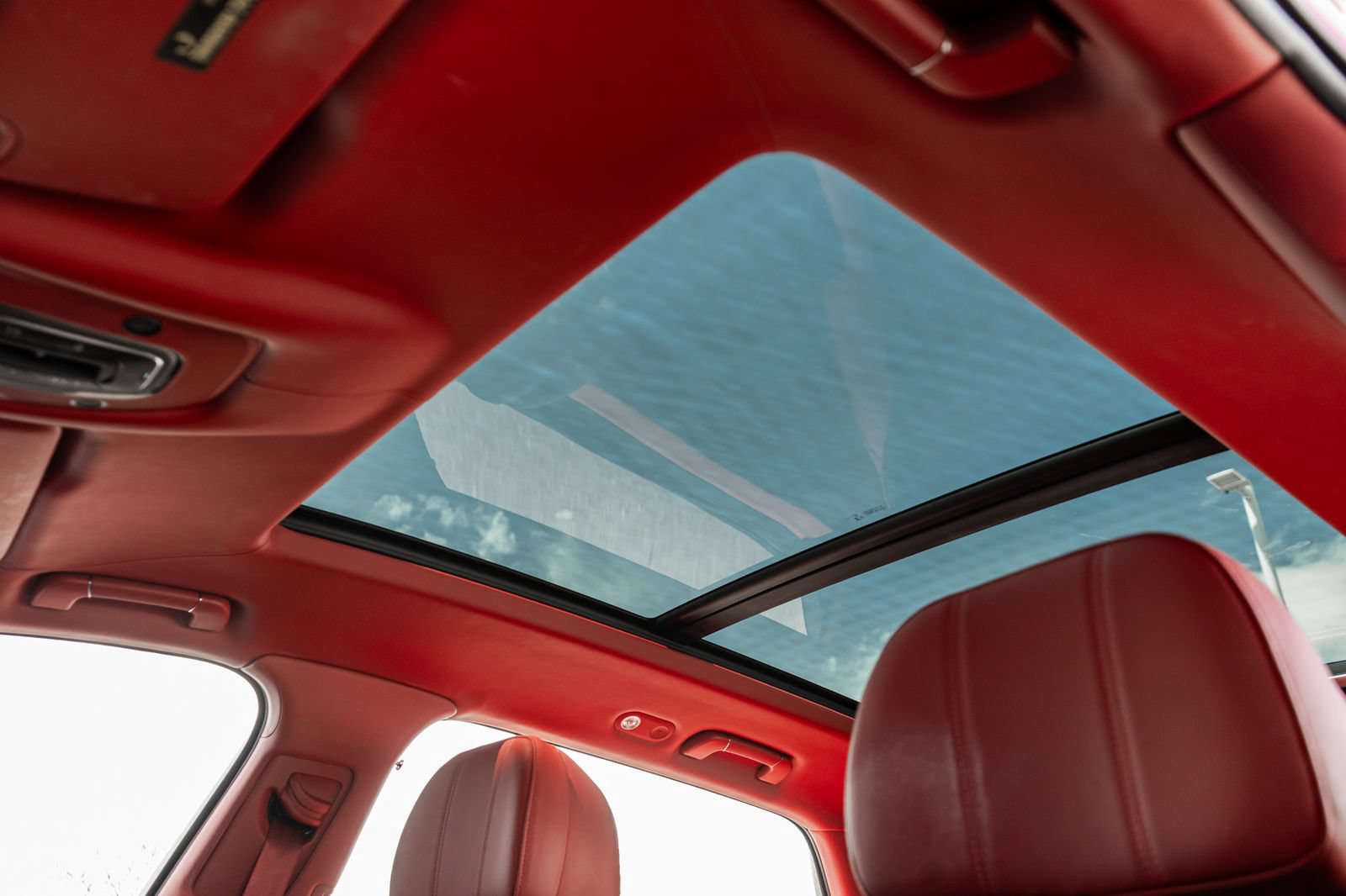 Certified 2023 Bentley Bentayga Extended Wheelbase AWD/4WD image 28