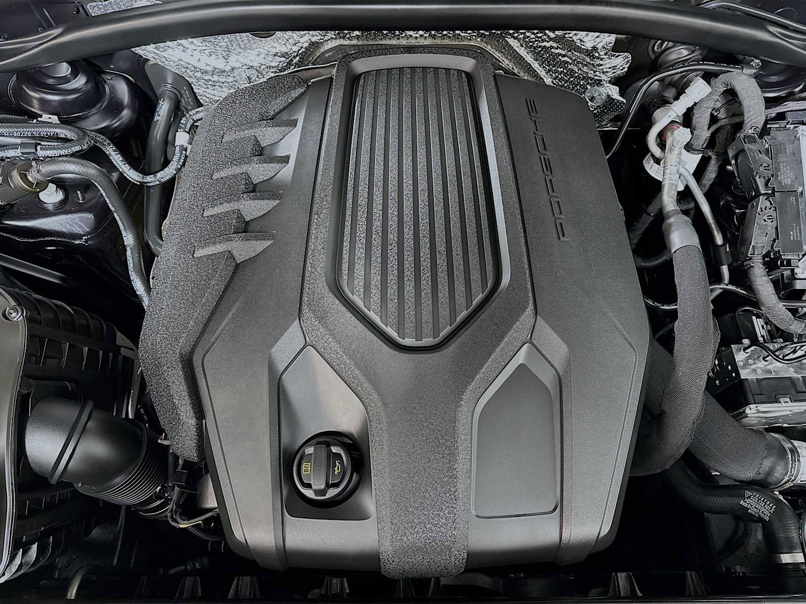 Certified 2025 Porsche Macan image 31