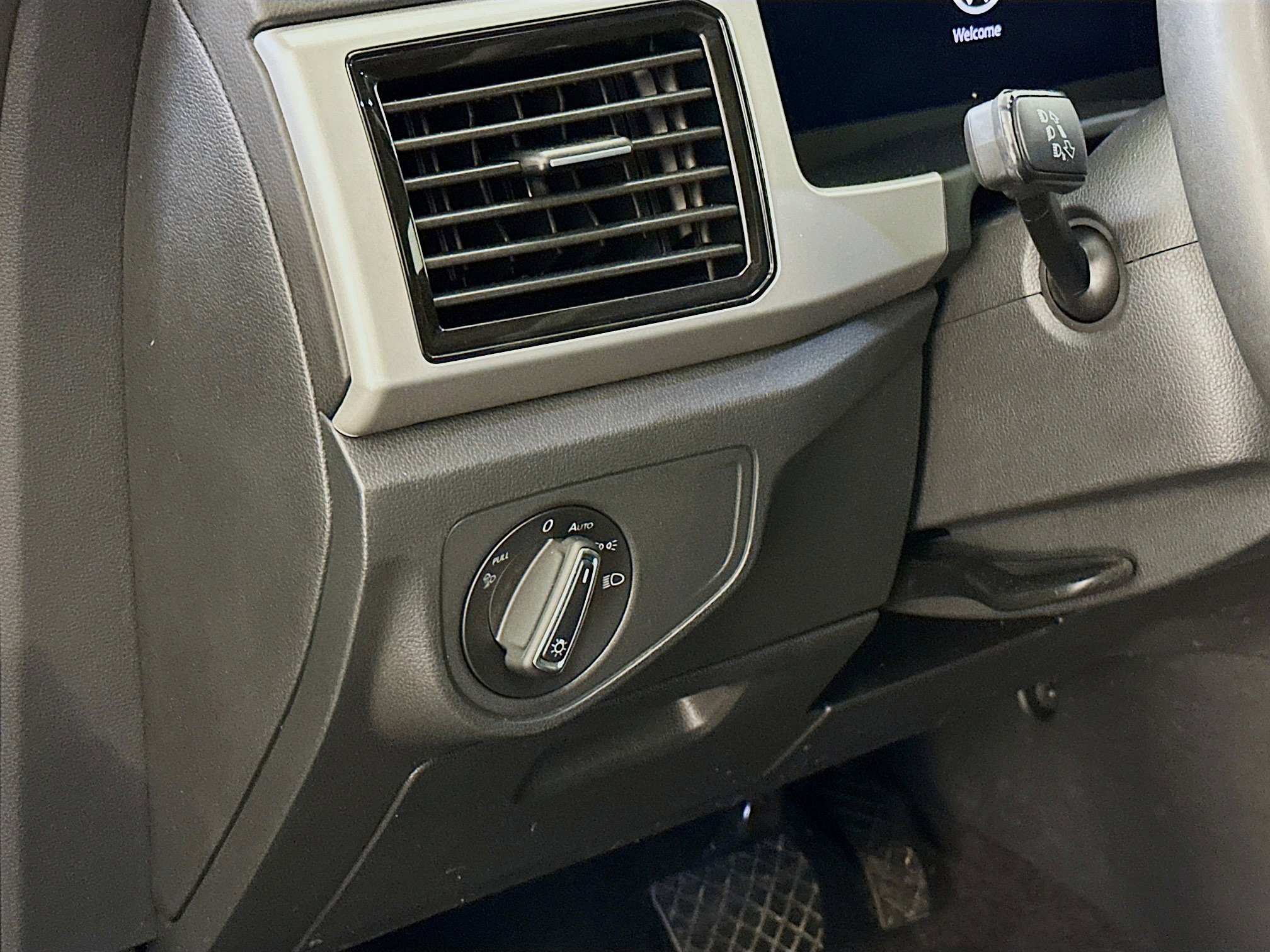 Used 2022 Volkswagen Atlas SE image 17