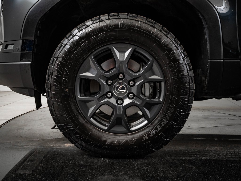 Used 2024 Lexus GX 550 image 13