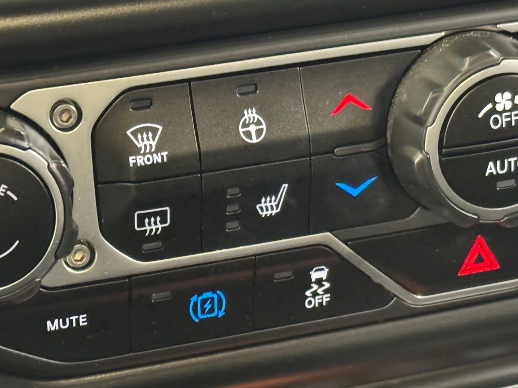Used 2021 Jeep Wrangler Unlimited Sahara image 37