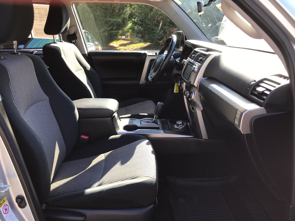 Used 2018 Toyota 4Runner SR5 AWD/4WD image 26