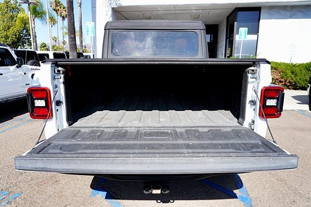 Used 2020 Jeep Gladiator Rubicon AWD/4WD image 15