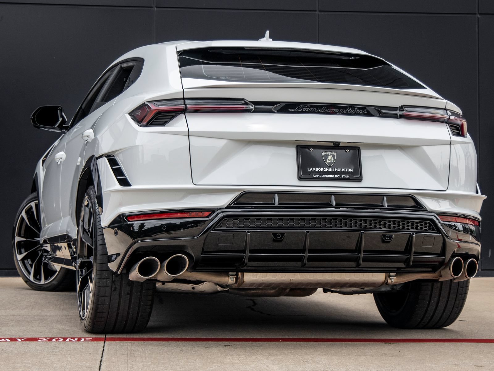 Used 2024 Lamborghini Urus S AWD/4WD image 6
