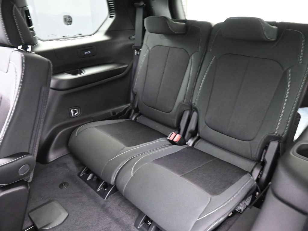 New 2026 Jeep Grand Cherokee L Laredo AWD/4WD image 14
