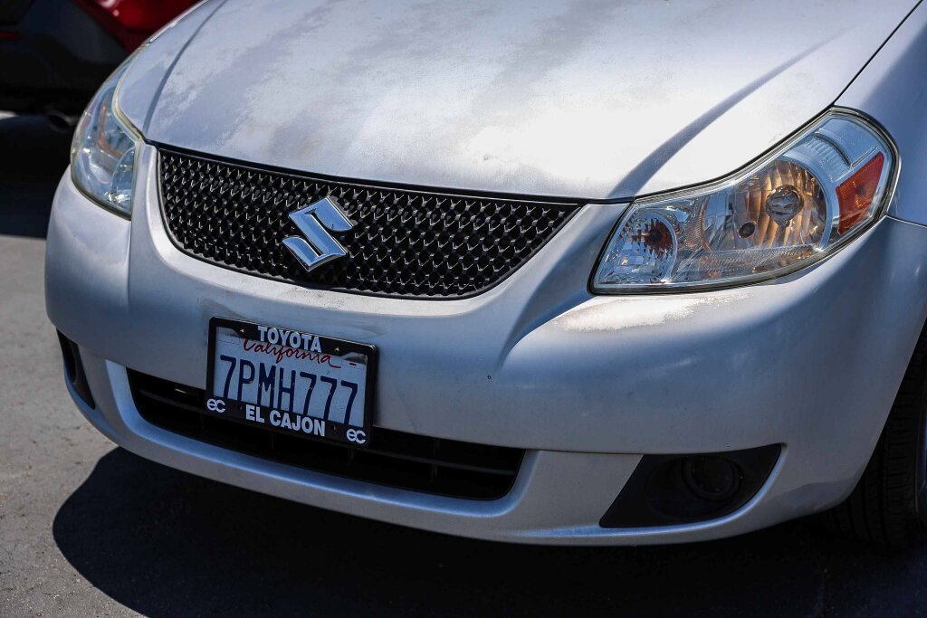 Used 2010 Suzuki SX4 LE FWD image 18