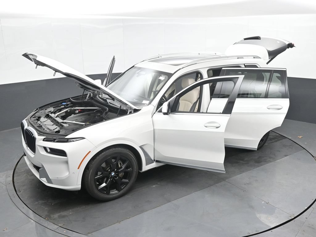 Used 2023 BMW X7 xDrive40i AWD/4WD image 53