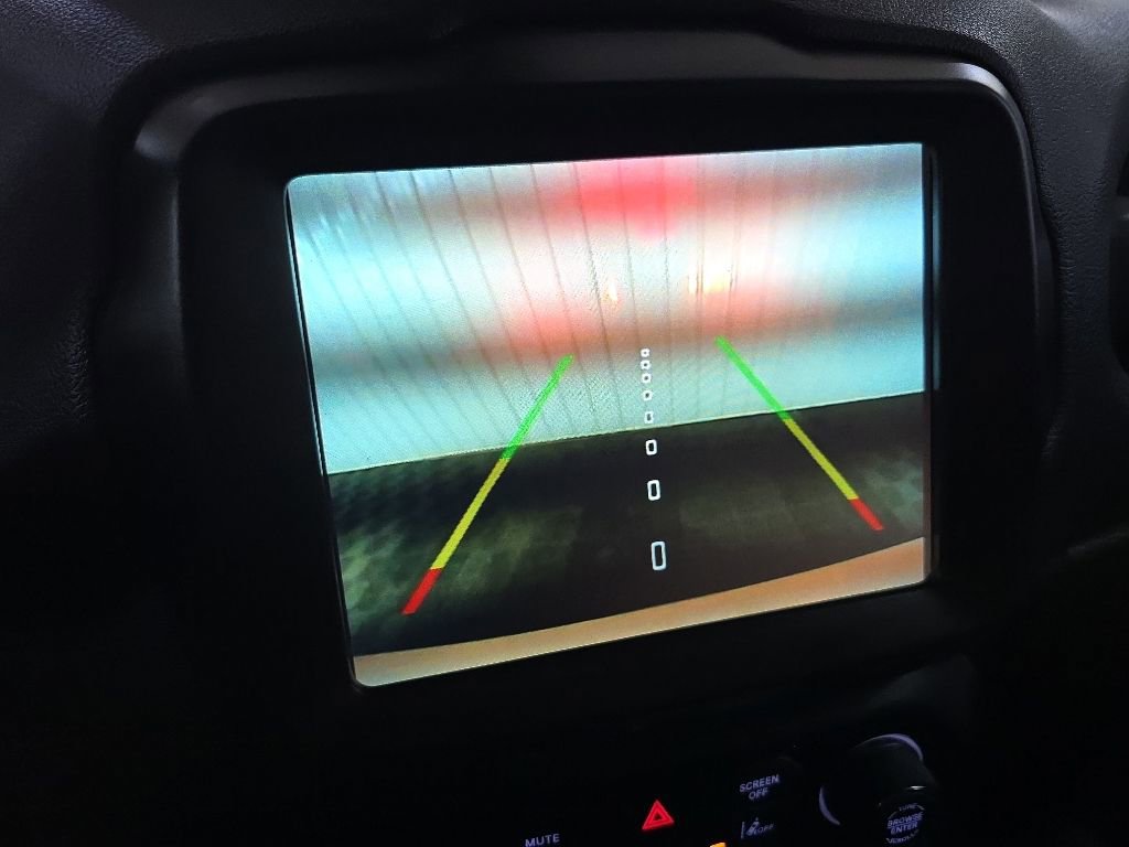 Used 2023 Jeep Renegade Latitude AWD/4WD image 23