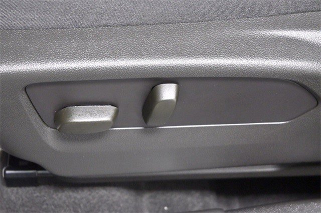 Certified 2022 Buick Envision Essence w/ Technology Package II image 28