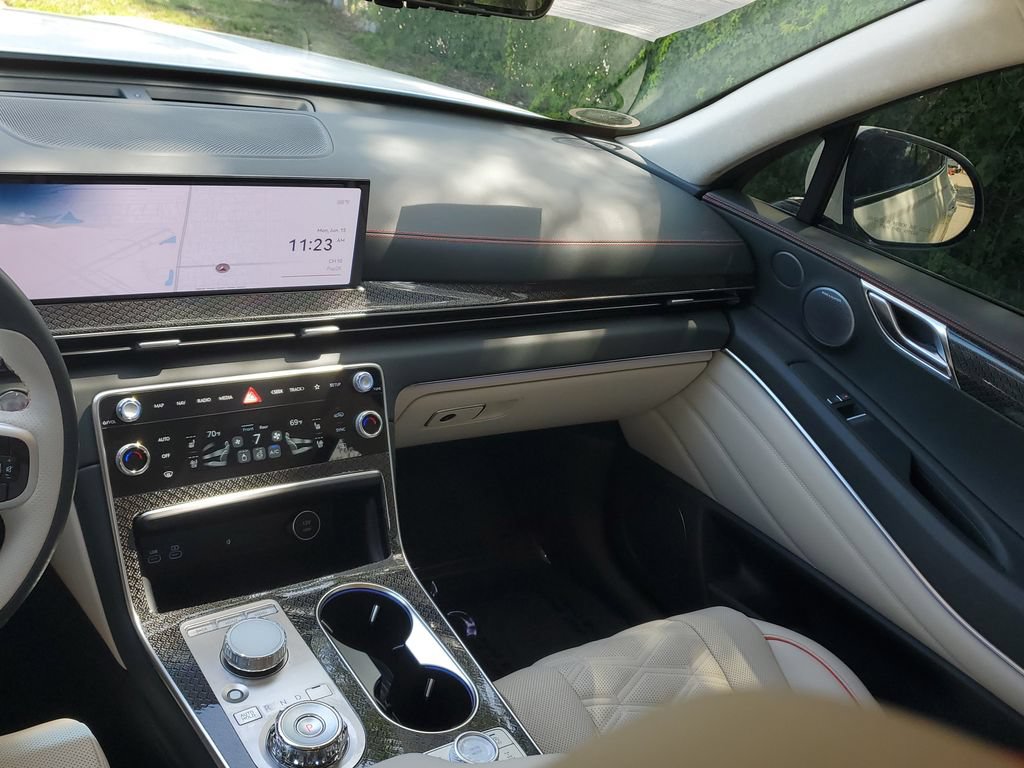 Used 2025 Genesis GV80 3.5T e-SC AWD/4WD image 22