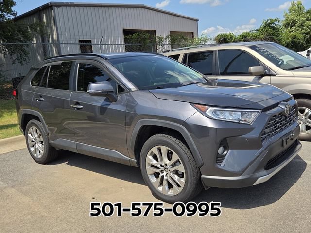 Used 2020 Toyota RAV4 Limited AWD/4WD image 3