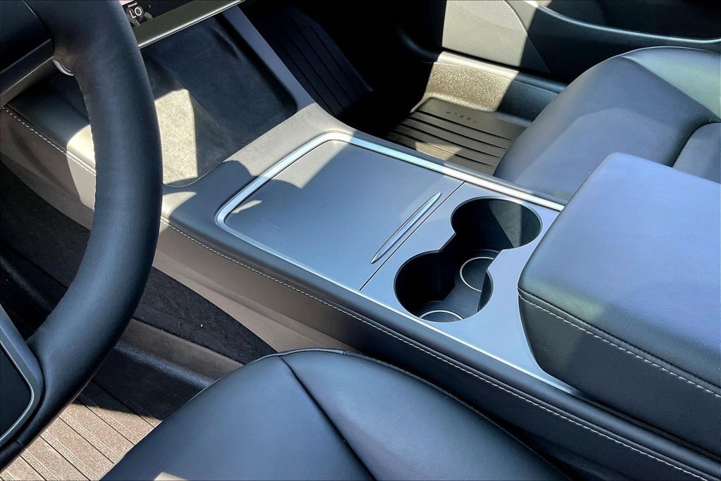 Used 2022 Tesla Model 3 Long Range AWD/4WD image 17