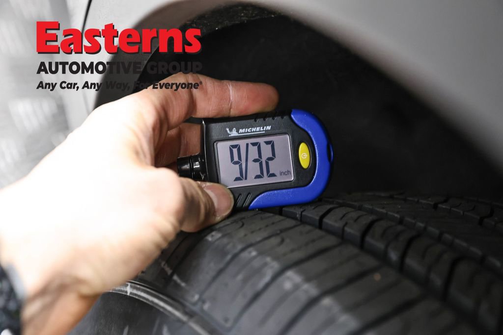 Used 2022 Mercedes-Benz GLC 300 4MATIC w/ Premium Package Lite image 27