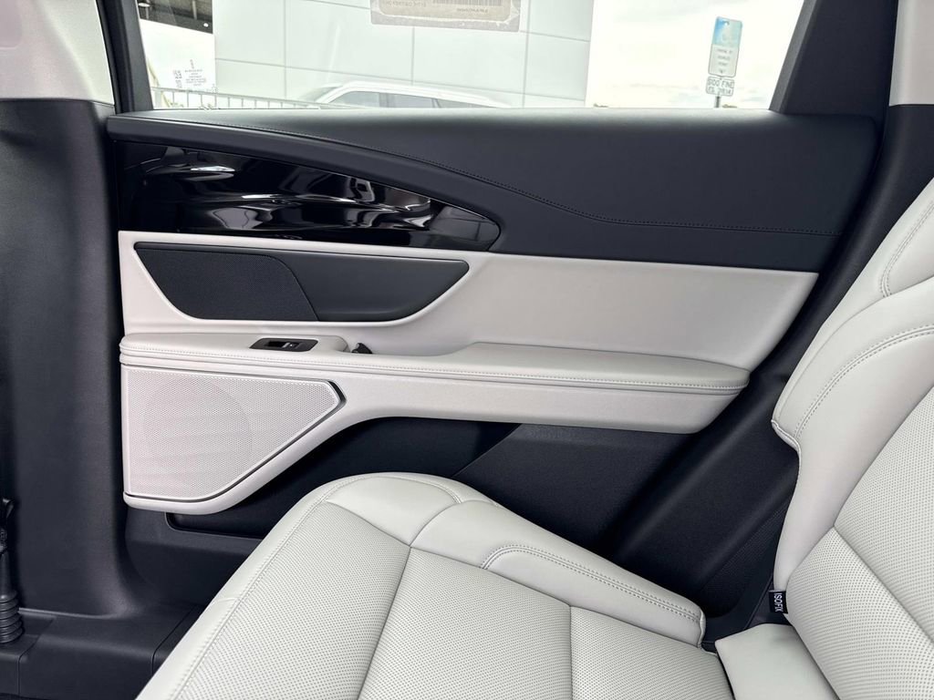 New 2026 Lincoln Nautilus Premier AWD/4WD image 15