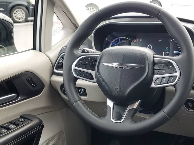 Used 2024 Chrysler Pacifica Limited FWD image 30