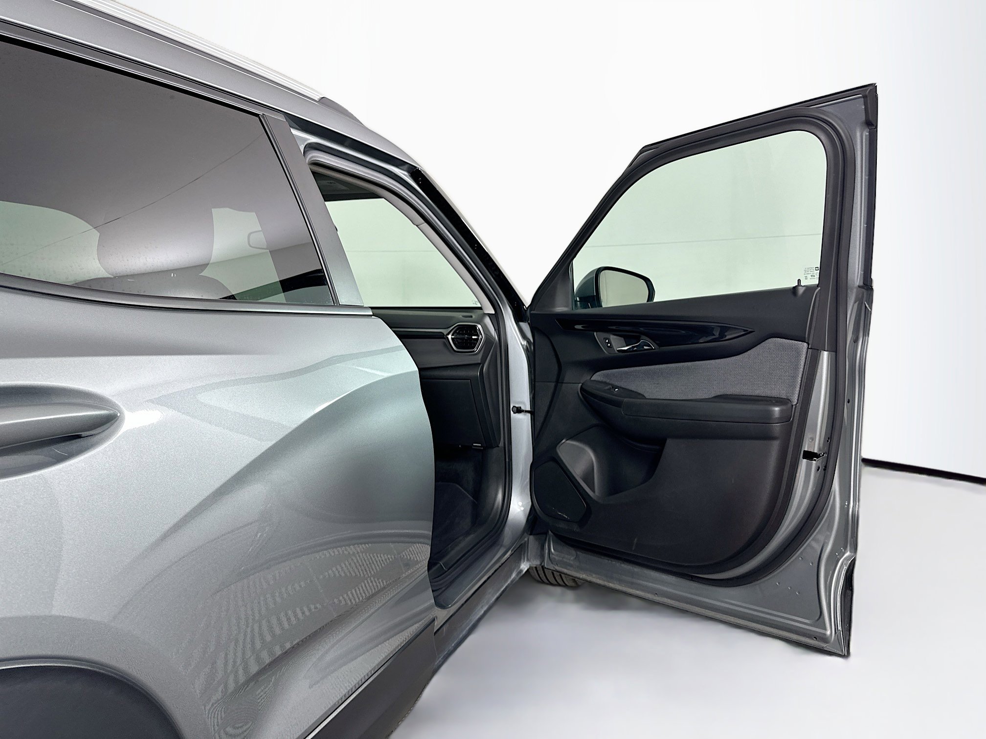 Used 2024 Chevrolet TrailBlazer LT image 29