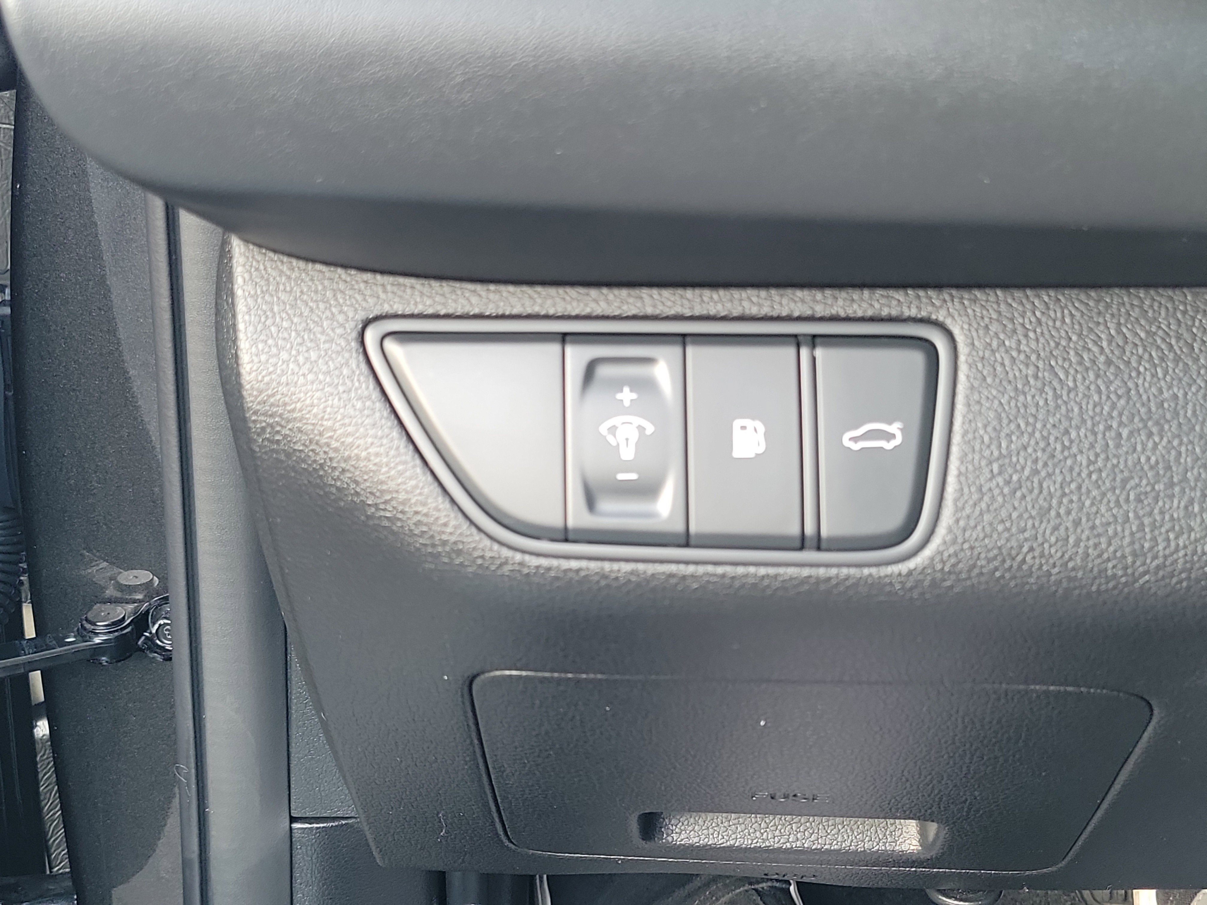 Certified 2025 Genesis G70 2.5T image 16