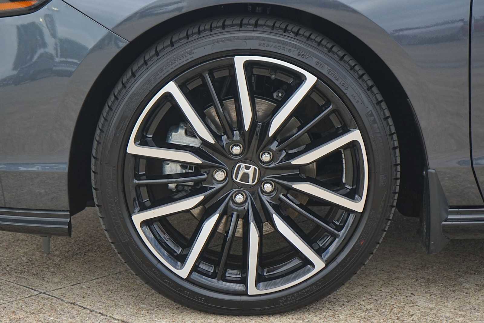 Used 2025 Honda Accord Touring image 7