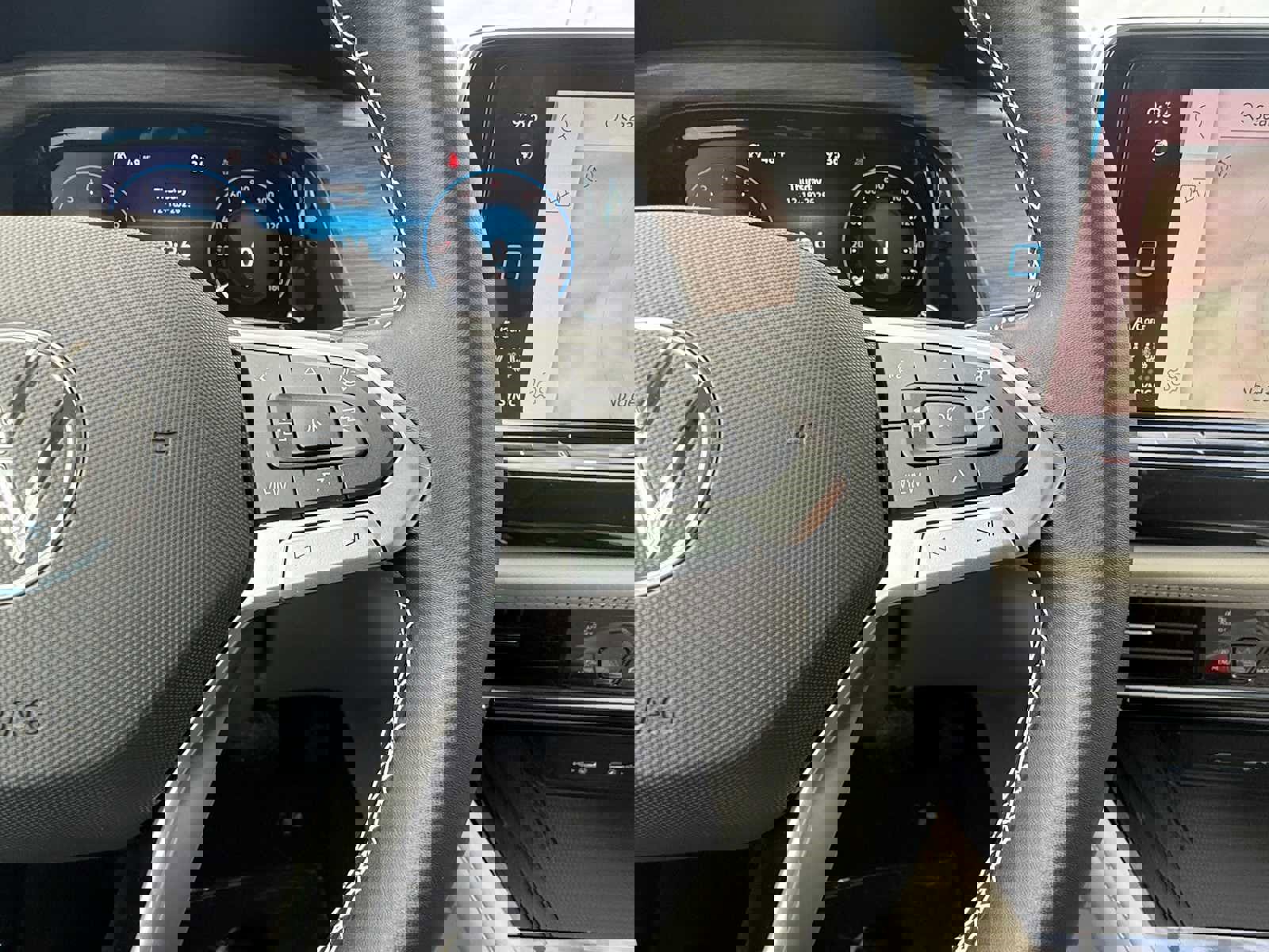 New 2026 Volkswagen Atlas SEL image 4