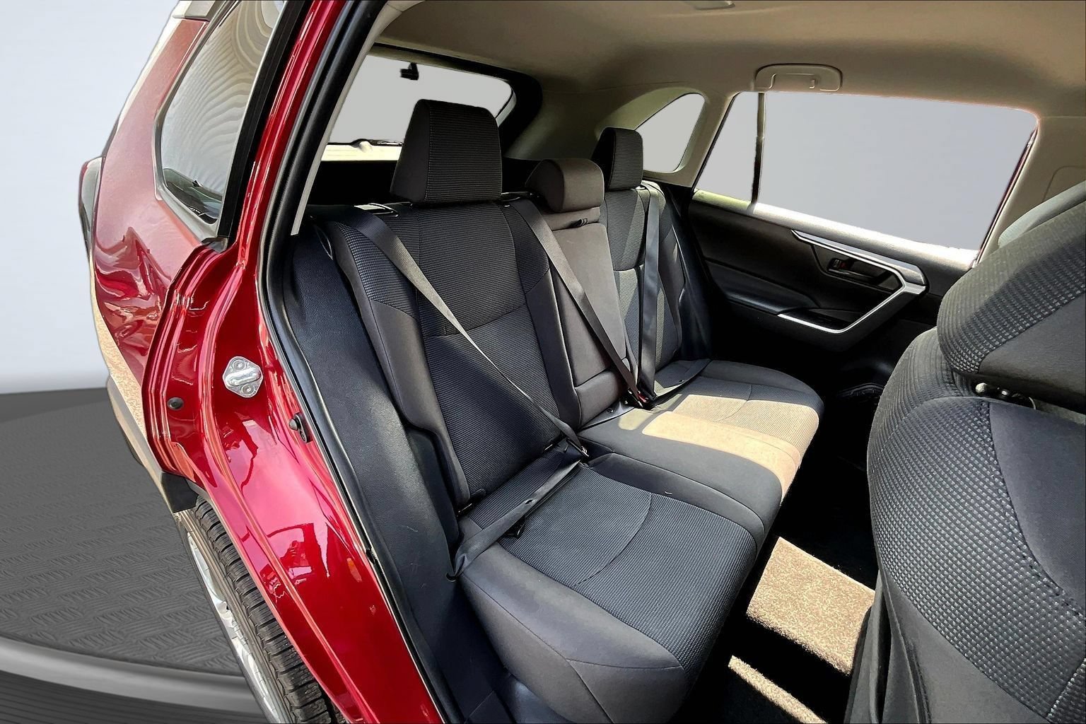 Used 2022 Toyota RAV4 LE FWD image 22