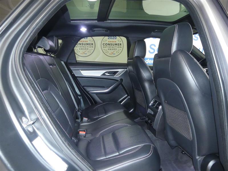 Used 2024 Jaguar F-PACE R-Dynamic S AWD/4WD image 22