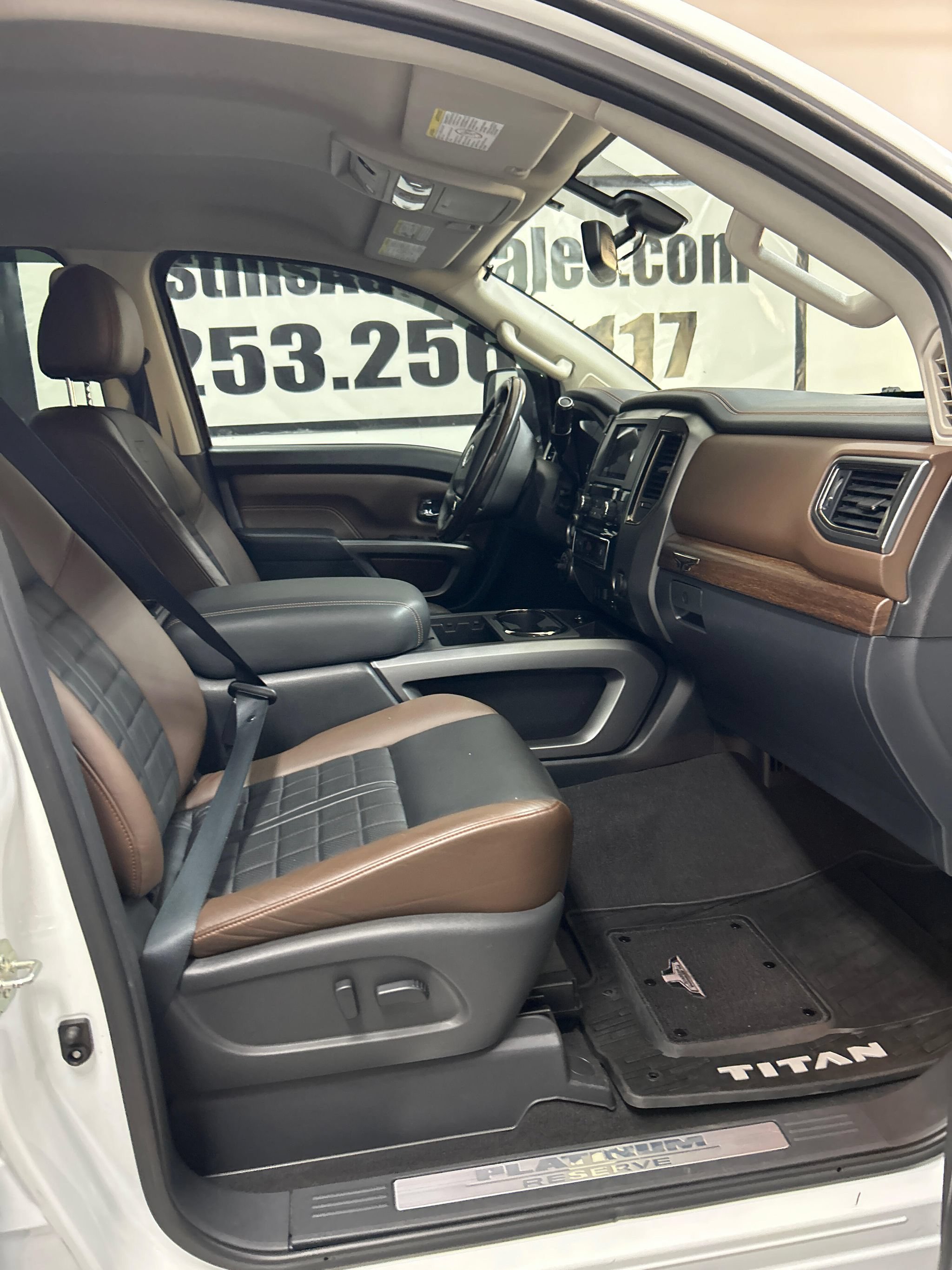 Used 2016 Nissan Titan Platinum Reserve AWD/4WD image 13