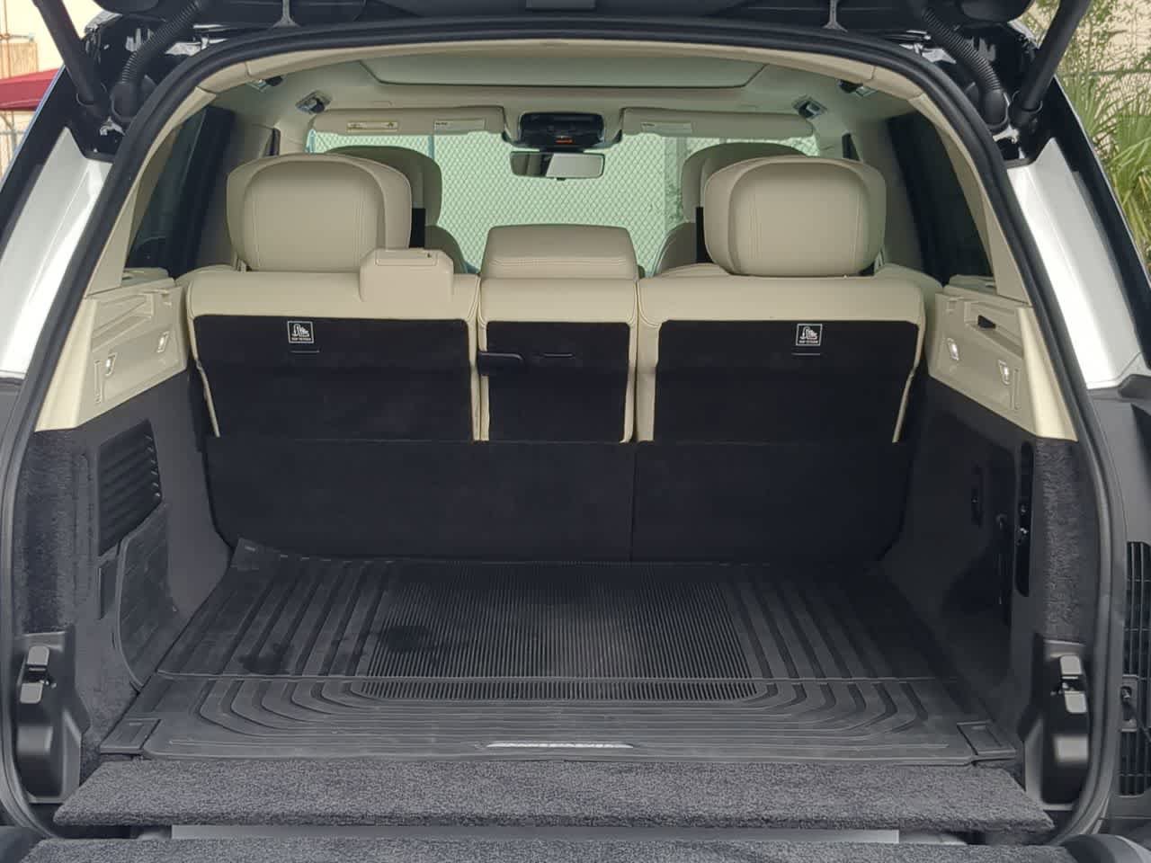 Used 2024 Land Rover Range Rover Autobiography image 35