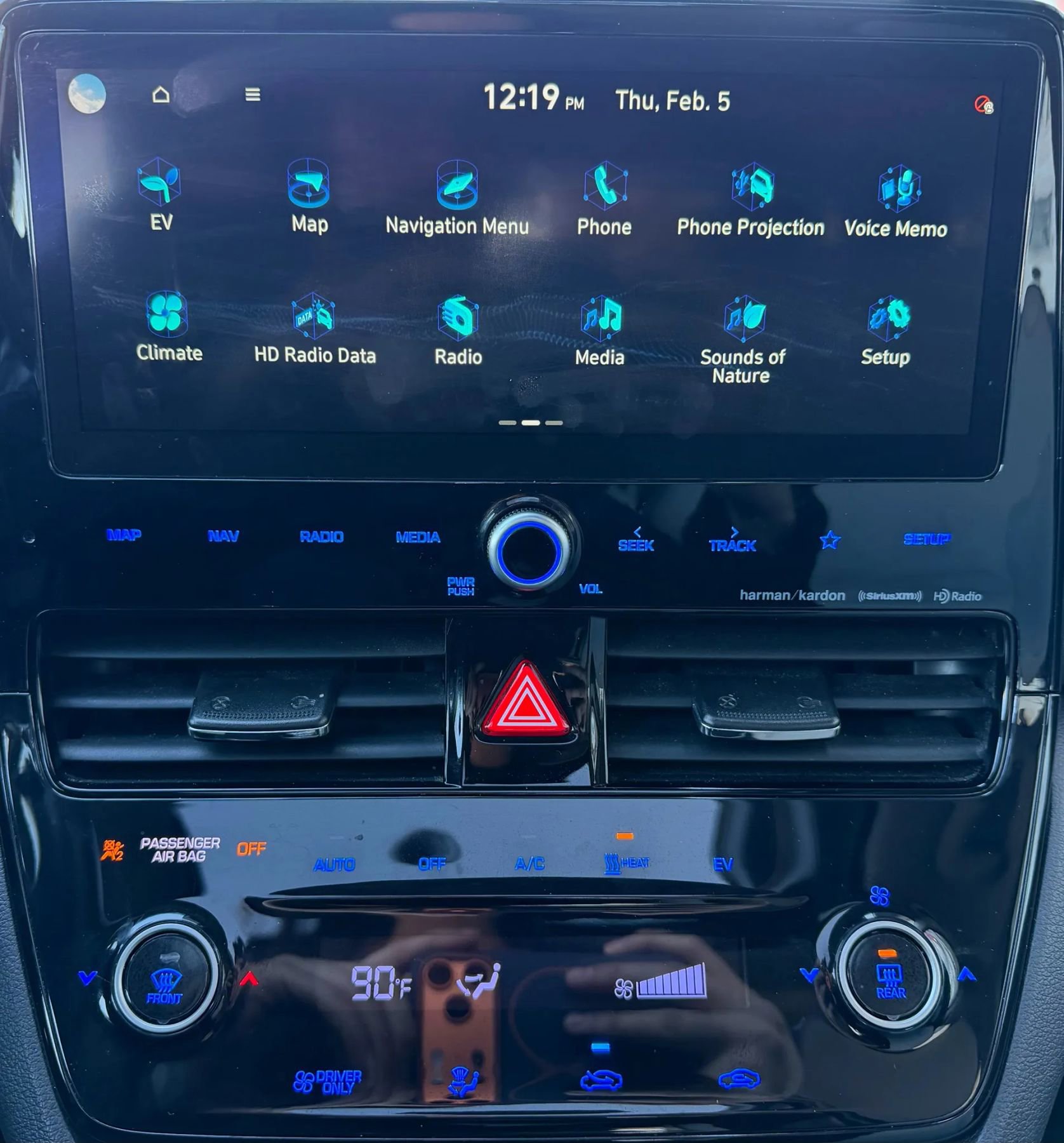 Used 2021 Hyundai Ioniq Limited image 19