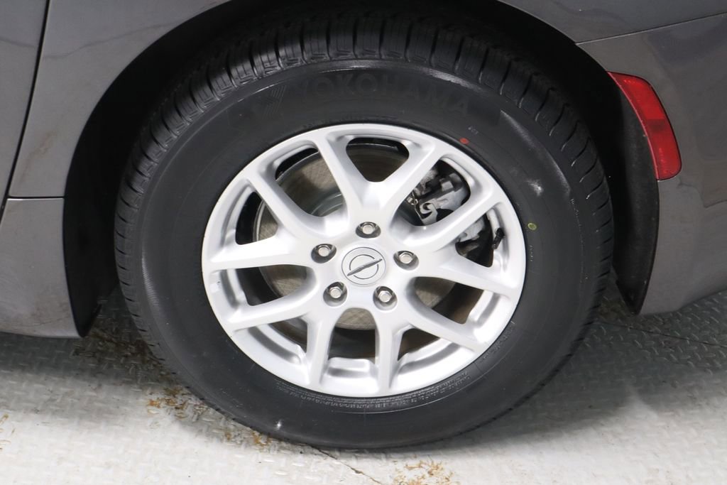 Used 2023 Chrysler Pacifica Touring-L FWD image 18