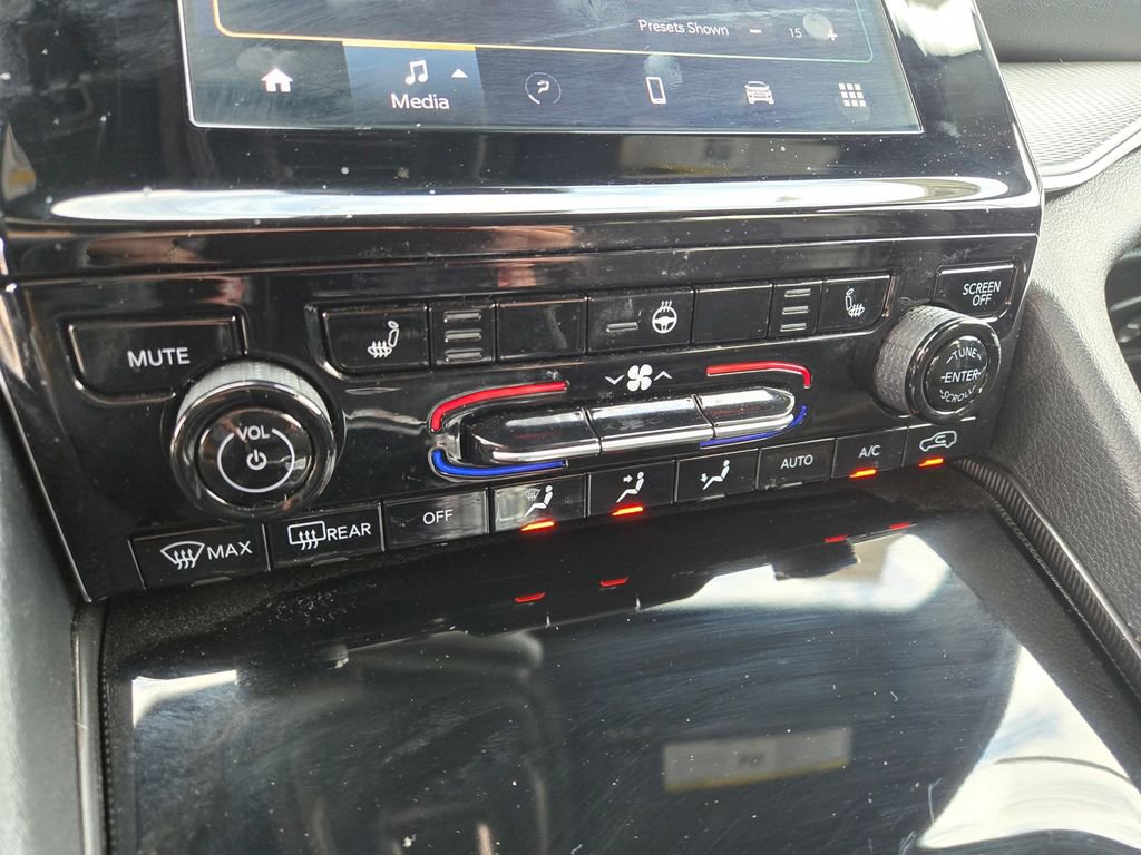 Used 2024 Jeep Grand Cherokee L Laredo image 19