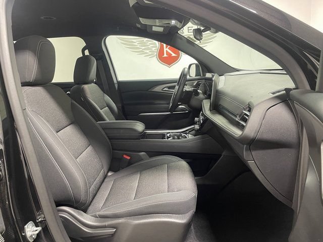Used 2025 Chevrolet Traverse LT AWD/4WD image 22