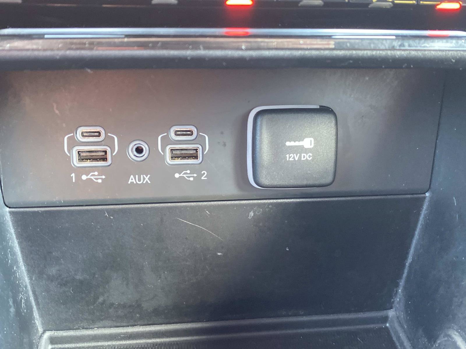 Used 2025 Jeep Grand Cherokee Laredo RWD image 30