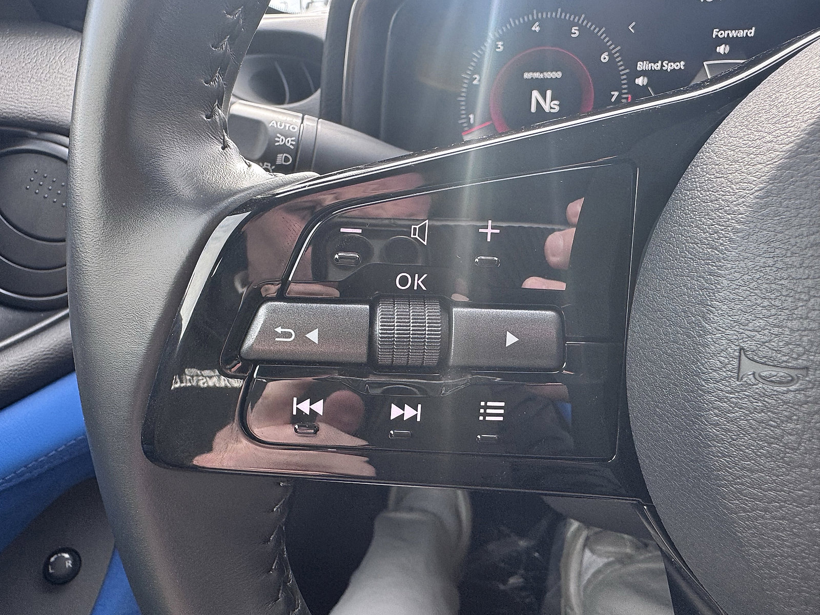 Used 2024 Nissan Z Performance w/ Floor Mat Package image 18