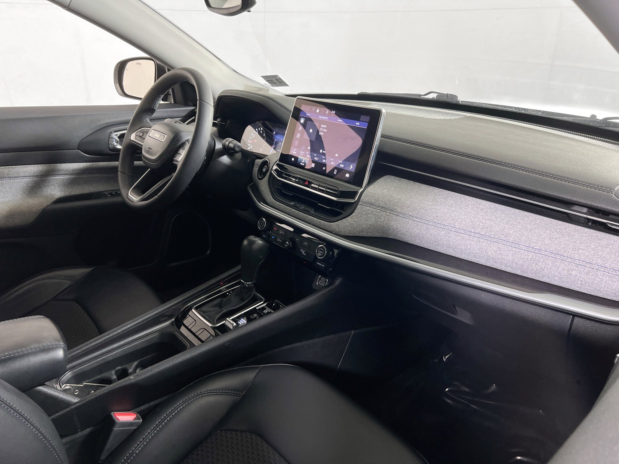 Used 2022 Jeep Compass Latitude image 26