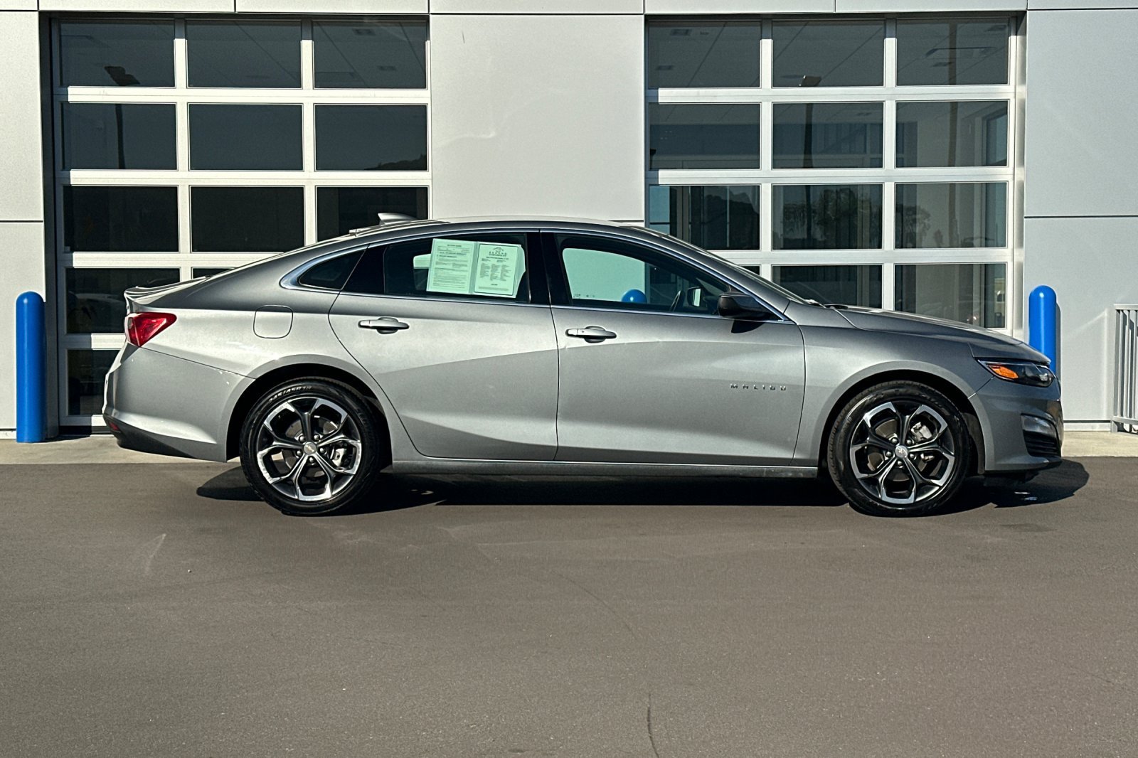 Used 2024 Chevrolet Malibu LT FWD image 3