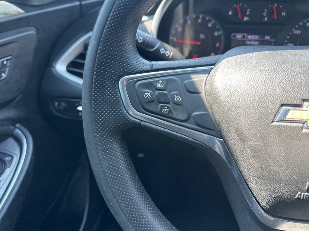 Used 2022 Chevrolet Malibu LT FWD image 32