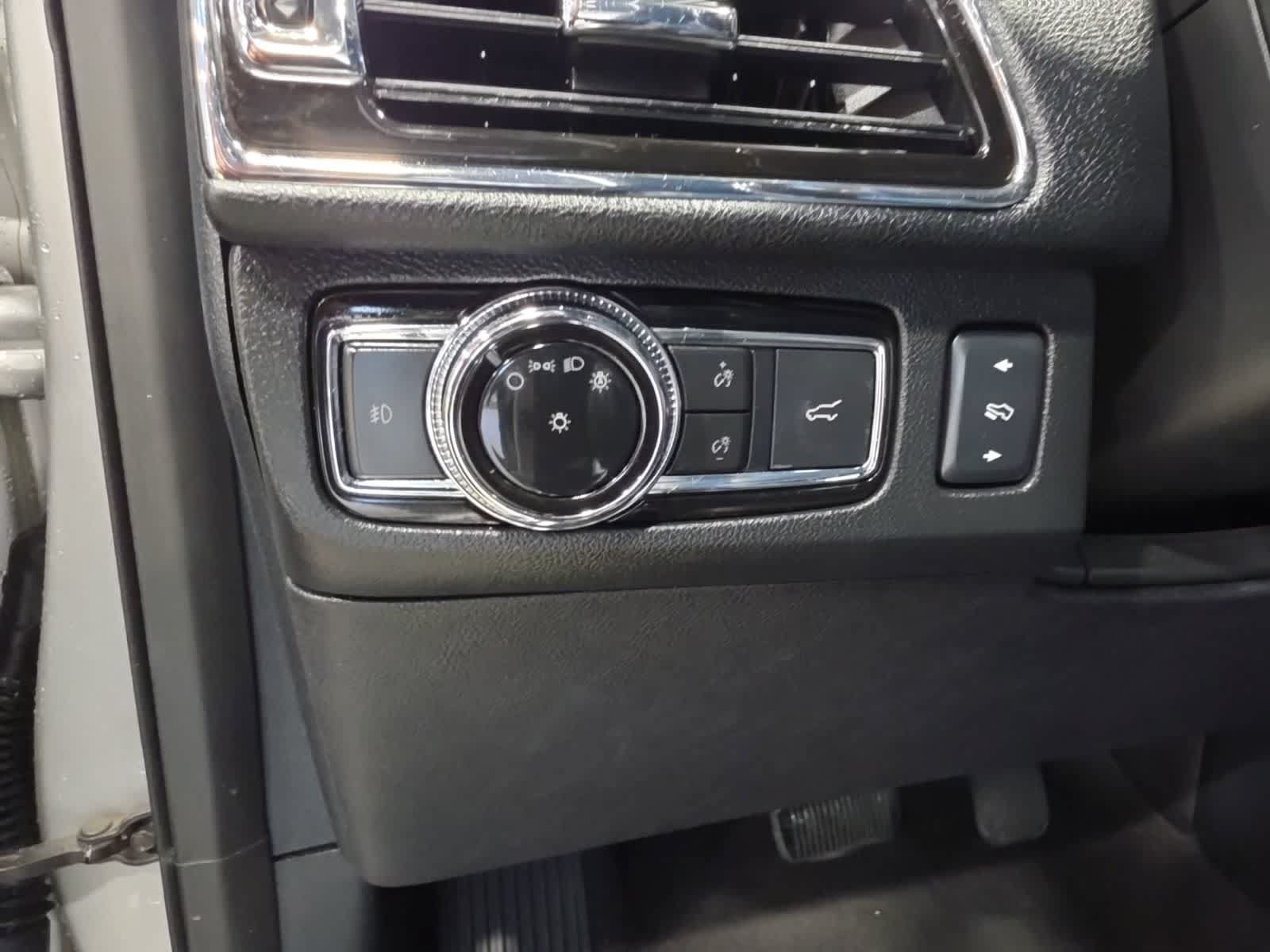 Used 2018 Lincoln Navigator L Reserve w/ Technology Package AWD/4WD image 25