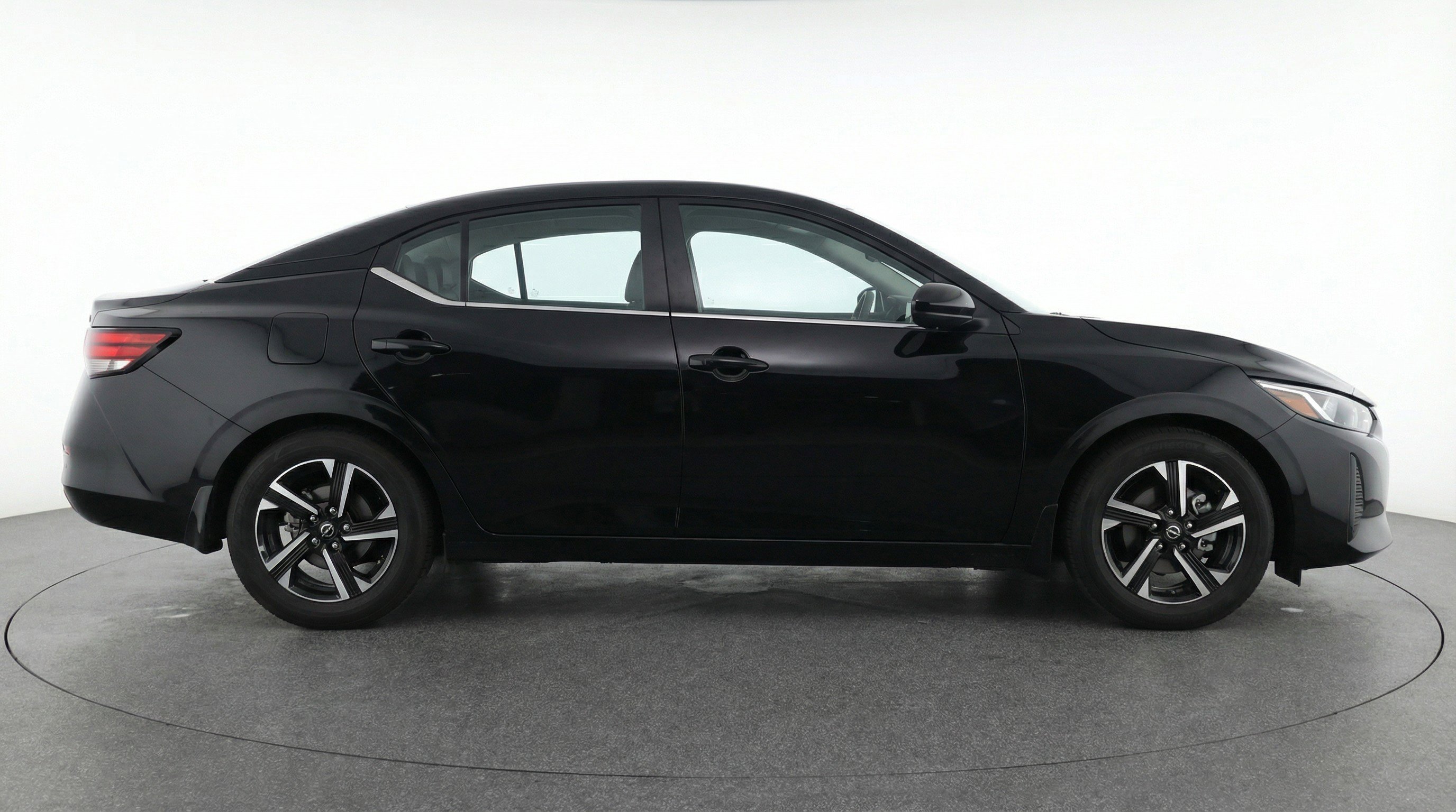 Used 2025 Nissan Sentra SV image 11