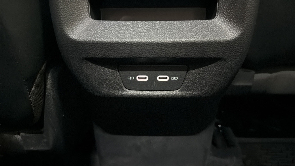 Used 2025 Volkswagen Tiguan SE AWD/4WD image 31