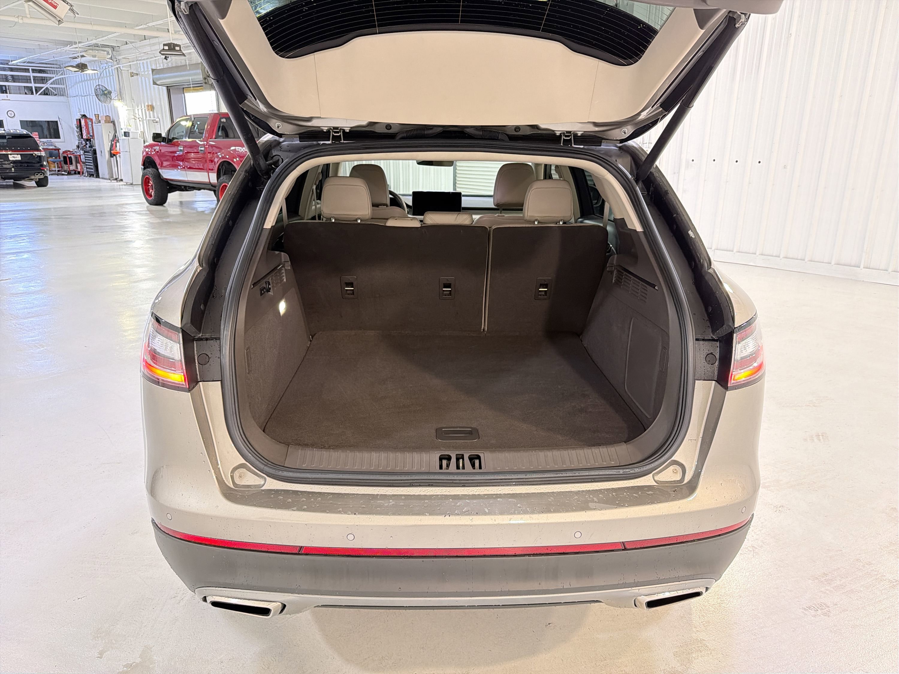 Used 2023 Lincoln Nautilus FWD w/ Premium Package image 27