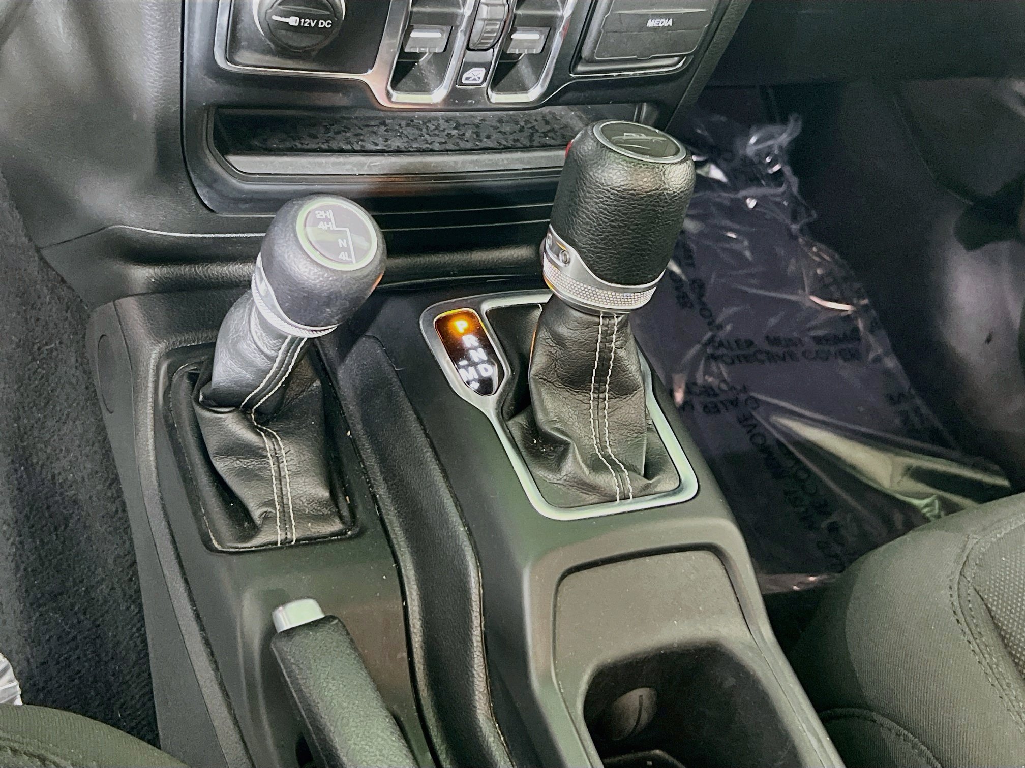 Used 2023 Jeep Gladiator Overland AWD/4WD image 17