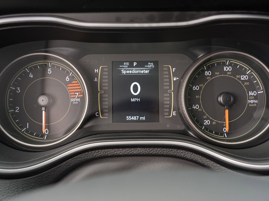 Used 2019 Jeep Cherokee Latitude w/ Popular Appearance Group image 29