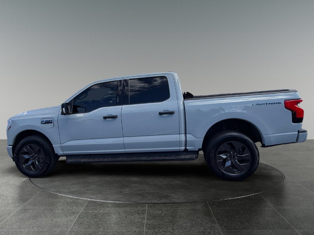 Used 2024 Ford F150 Lightning XLT AWD/4WD image 6
