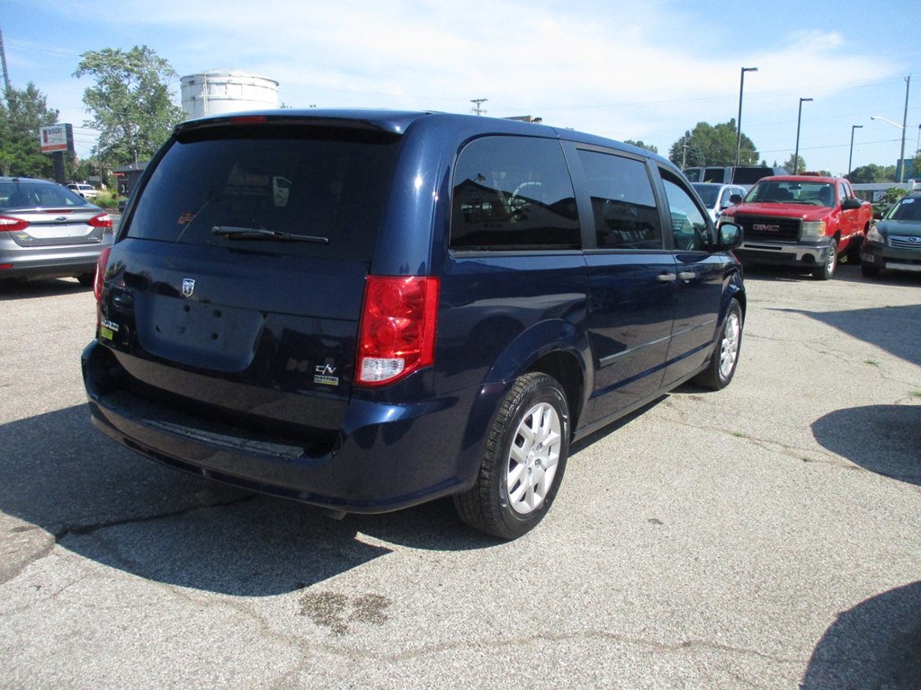 Used 2014 RAM C/V Tradesman image 2