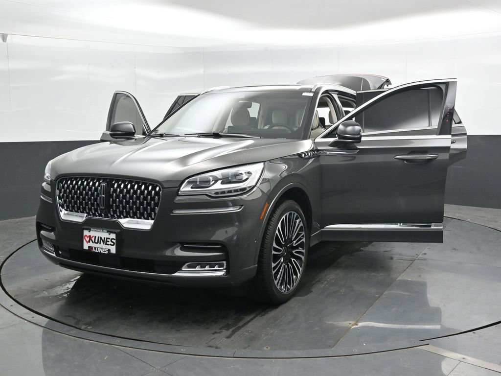 Used 2023 Lincoln Aviator Black Label w/ Class IV Trailer Tow Package AWD/4WD image 50