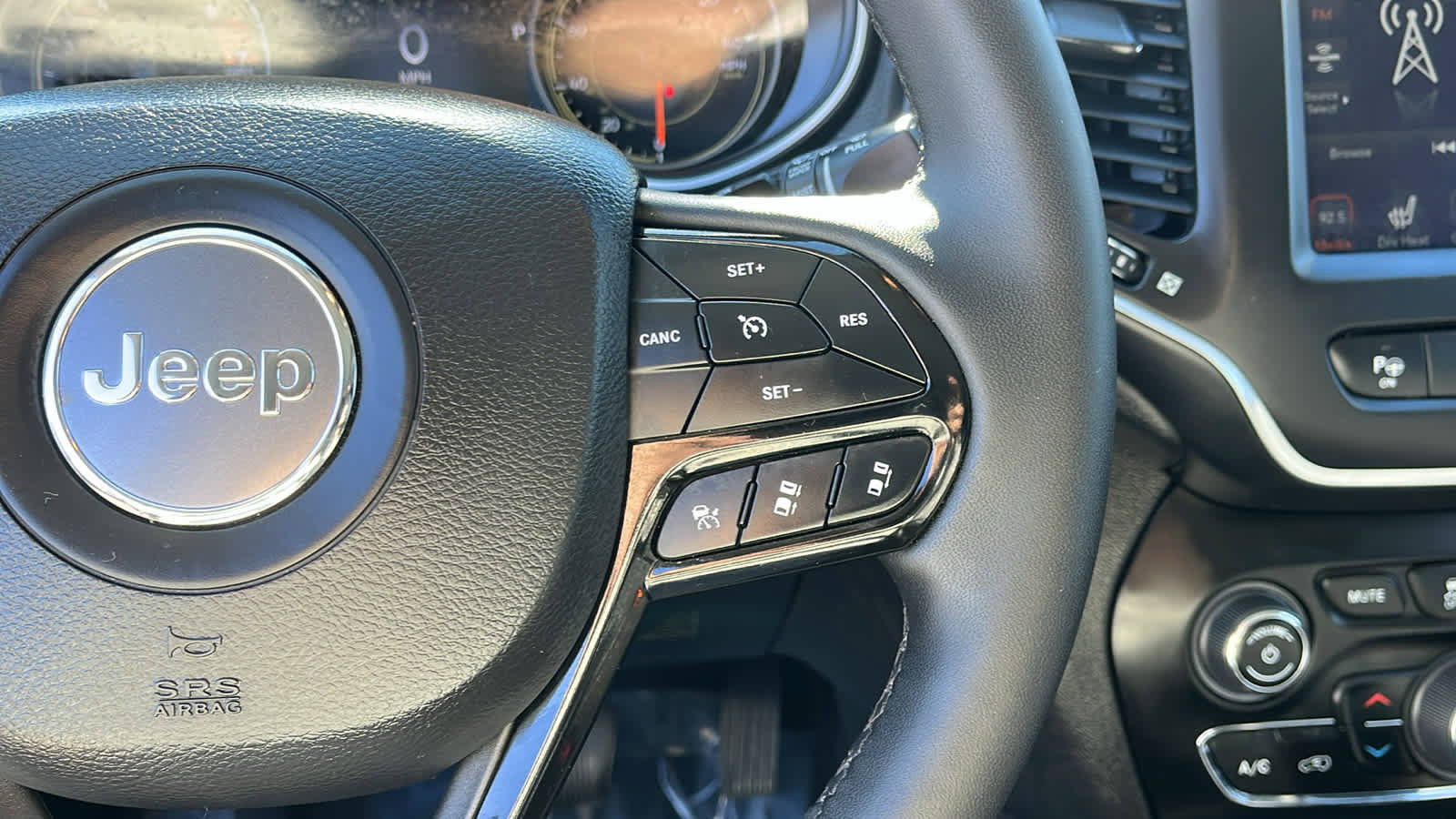 Certified 2023 Jeep Cherokee Altitude Lux w/ Lux Elite Package image 14