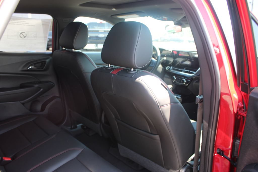 New 2026 Chevrolet Trax RS w/ Sunroof Package FWD image 33