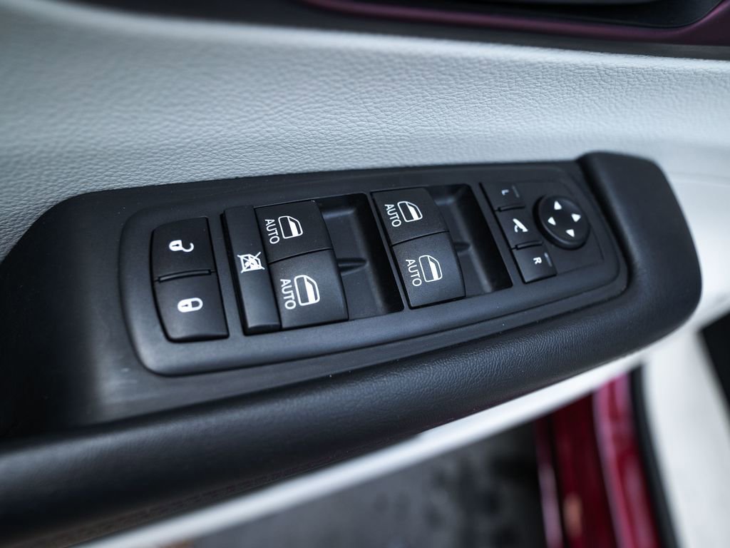 Used 2020 Chrysler Pacifica Limited w/ Tire & Wheel Group image 20